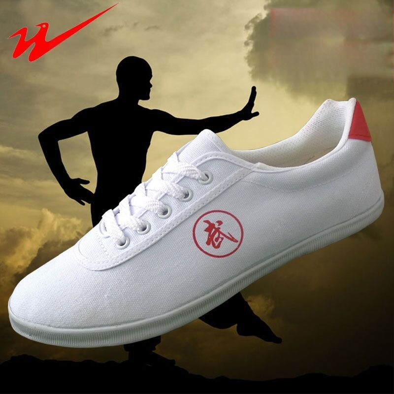 Cīņas apavi ar auduma augšdaļu un teļa cīpslas zoli – pretslīdēšanas, vieglas un elpojošas, priekšējā aizdare