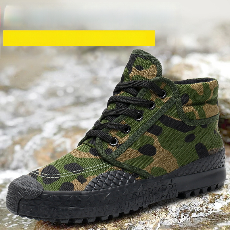 Lutai Darba apavi, augsta augšdaļa no audekla, vulkanizēta gumijas zole, ādas pirksta aizsargs, maskēšanās raksts