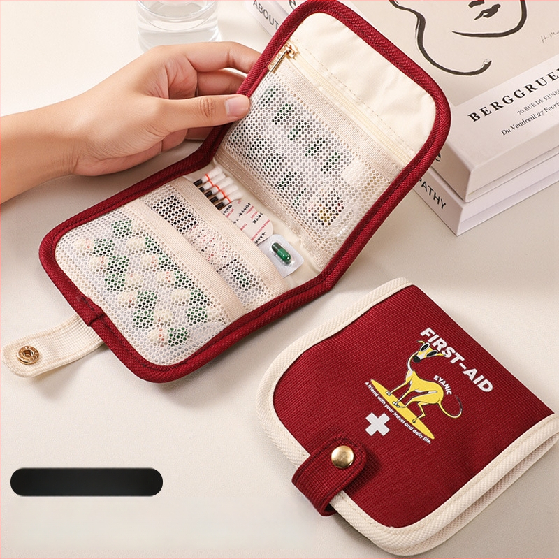 Meditsiinikomplekt, kuubikujulise kujuga, Oxfordi kangas, veekindel, reisidele ja meigitarvete korraldamiseks