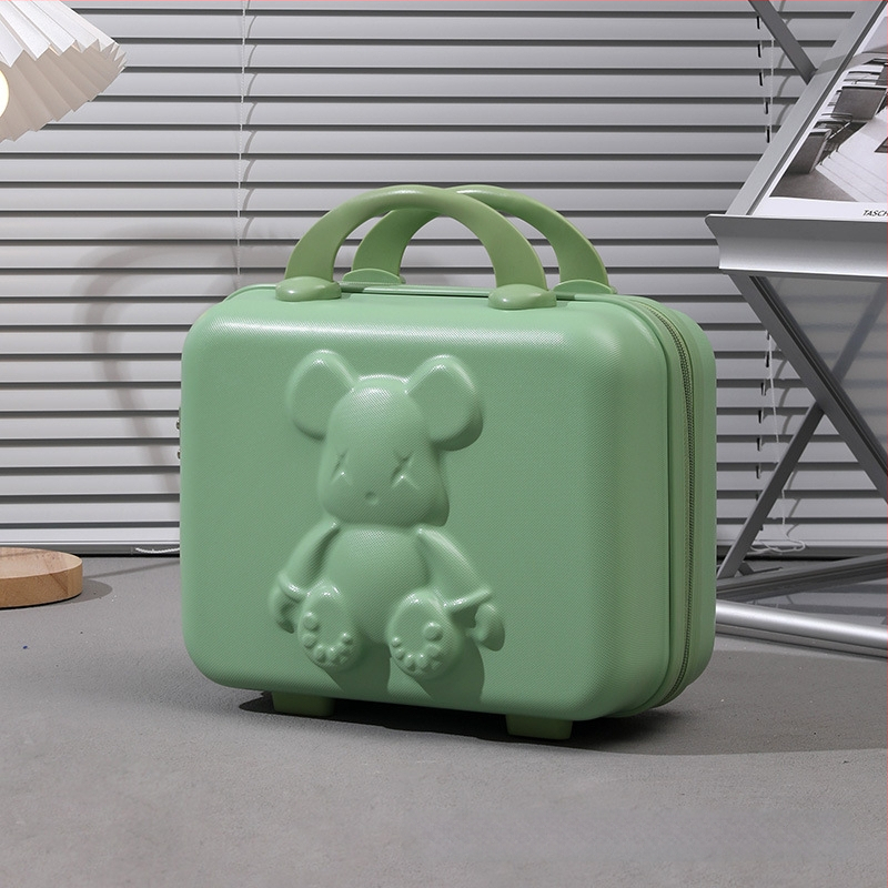 Kelioninis lagaminas su kosmetikos krepšiu gyvūnų raštu; ABS medžiaga; užtrauktuko atidarymas; papildomas skyrius; įprastas slaptažodžio užraktas; poliesterio pamušalas