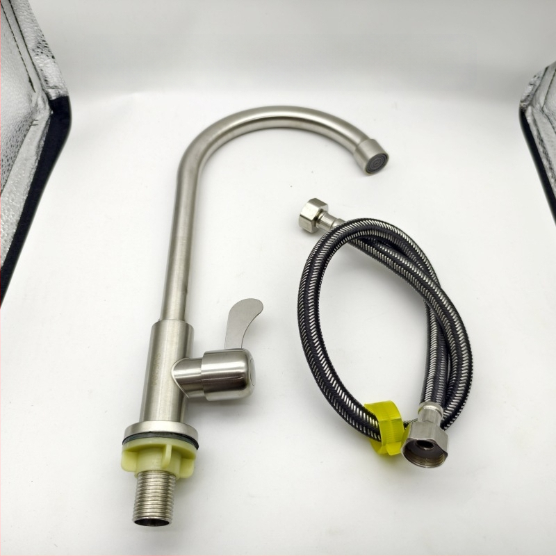 Virtuvės vertikalus, šlifuotas nerūdijančio plieno čiaupas su viena rankena ir vienu skylute, su žarna, modelis LS-11, keramikinis vožtuvas, 0-90°C, 10 MPa