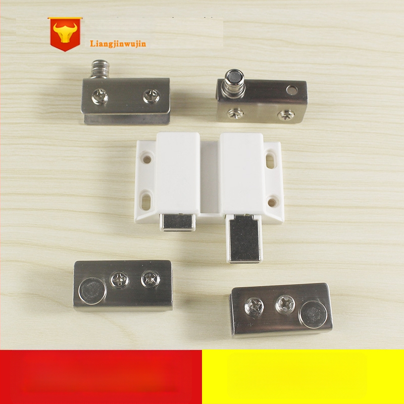 Jingpai stiklo vitrininė durų klipsas – nerūdijantis arba šaltai valcuotas plienas, vielos braižymas ir elektroplakavimas, šiuolaikiškas minimalistinis stilius, suderinamas su stiklinėmis vitrininėmis durimis, privatūs etikete galimi