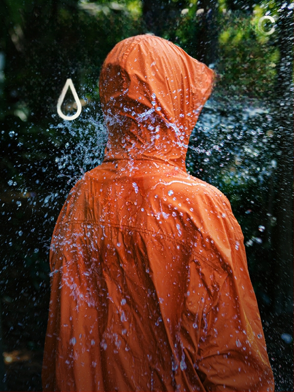 Jakk Tefloni kolmekaitse tehnoloogiaga päikesekaitseks, 100% polüester, kapuutsiga, vaba lõige.