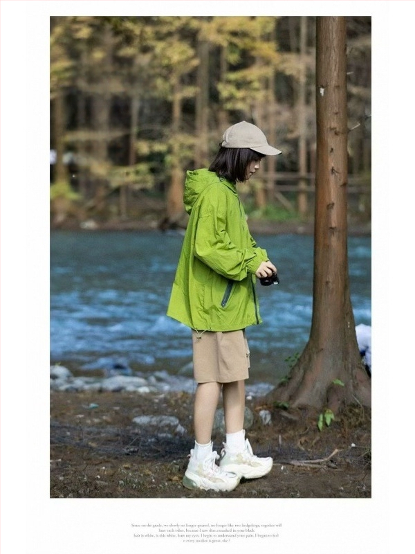 Kaputsiga päikesekaitse kerge jope, polüesteri segu, tõmblukk, külgpihud