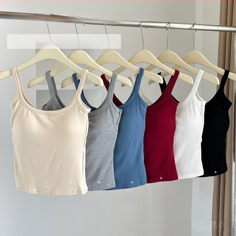 Viskozės camisole su krūtinės pagalvėle ir vilnos vidumi, stačiakampis kaklo iškirptė, siauras kirpimas