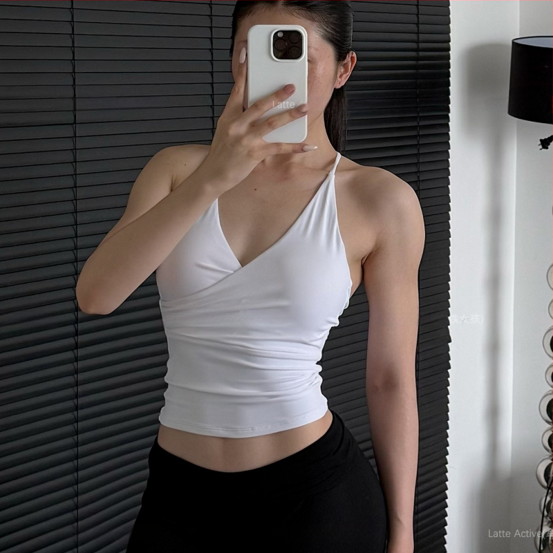 Moteriškas halter top sportui – su krūties pagalvėlėmis, poliesteris, prakaito sugėrimas, įprastas ilgis, vasara 2025 (Poliesteris • Prakaito sugėrimas • Įprastas ilgis • Su krūties pagalvėlėmis)