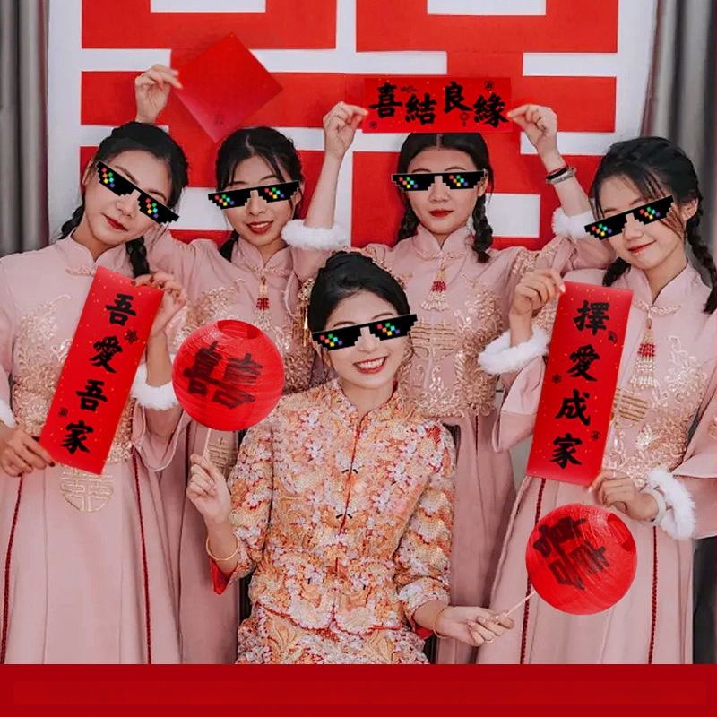 Naujos vestuvinės nuotraukų rekvizitai: rankiniu būdu tempiamas plakatas su sužadėtuvėmis, nuotakos ryto chalatas, poza rekvizitai ir kūrybiniai puodelių žaidimai (Medžiaga: Jam; Importas: Ne; Pakuotės tūris: 1; Bendras svoris: 1; Kategorija: Laimingos žod