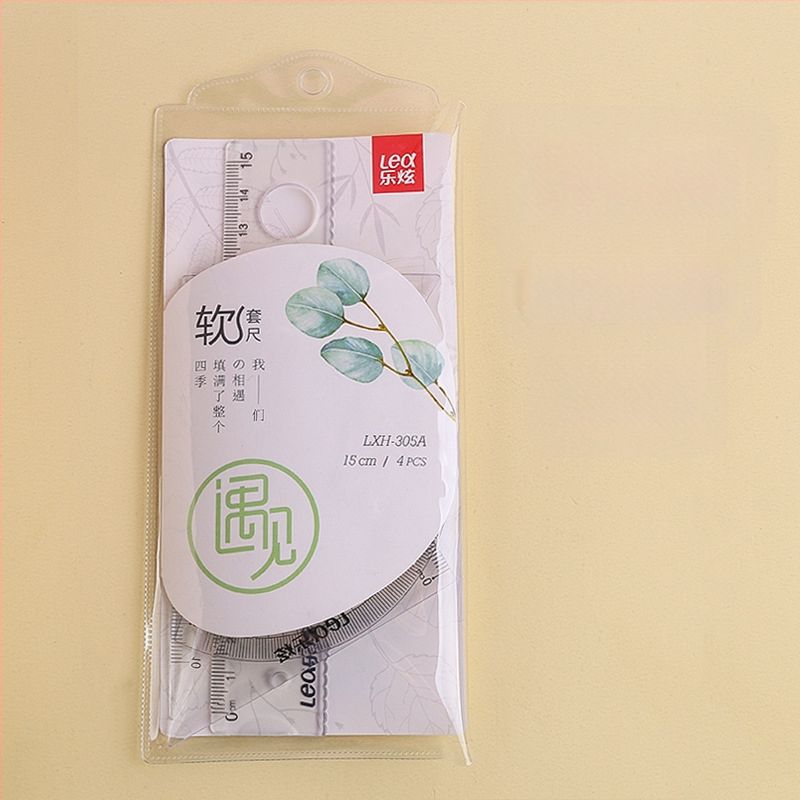 Plastikinis keturių liniuotų komplektas piešimui, įskaitant trikampio liniuotę ir kampometrą