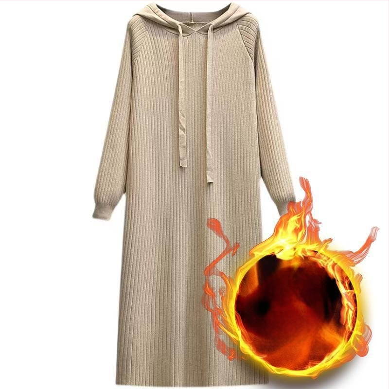 Kapuutsiga pikk kleit rayonist, sirge lõikega kleit, triibuline/ühtlane muster, kevad 2025 väljaanne.