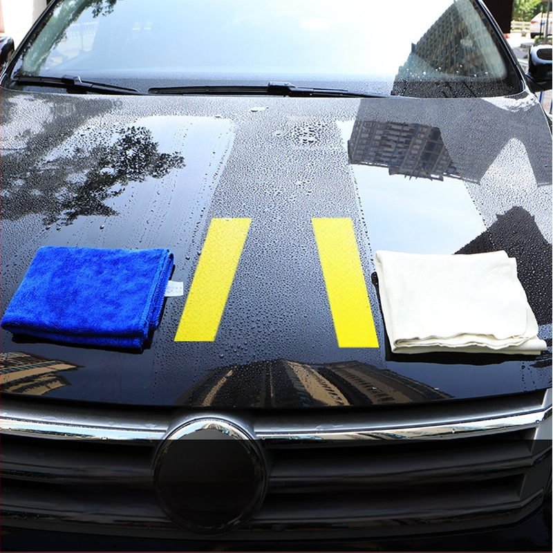 Automobilio valymo skiautelė iš avies odos – daugiafunkcinė, aukštas sugeriamumas, nepalieka plaukų, nepalieka žymių; 70 g; spaudytas logotipas; licencijuota privataus prekinio ženklo etiketė