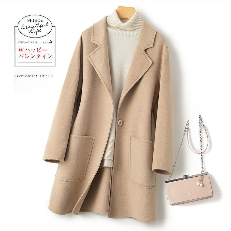 Moterų vilnos paltas, vidutinio ilgio, laisvas kirpimas, korėjietiško stiliaus, apykaklė su lapeliu, ilgis 65–80 cm