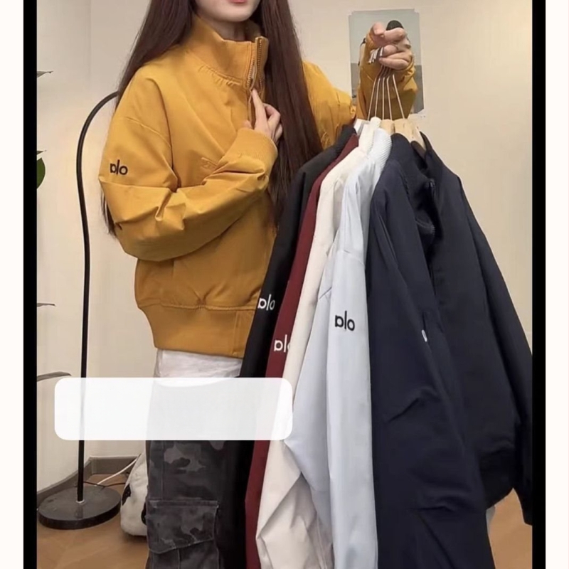 Sieviešu bez piedurknēm beisbola jaka, chenille audums, 50–70% spandeks, stāvošs kakls, garums 50–65 cm