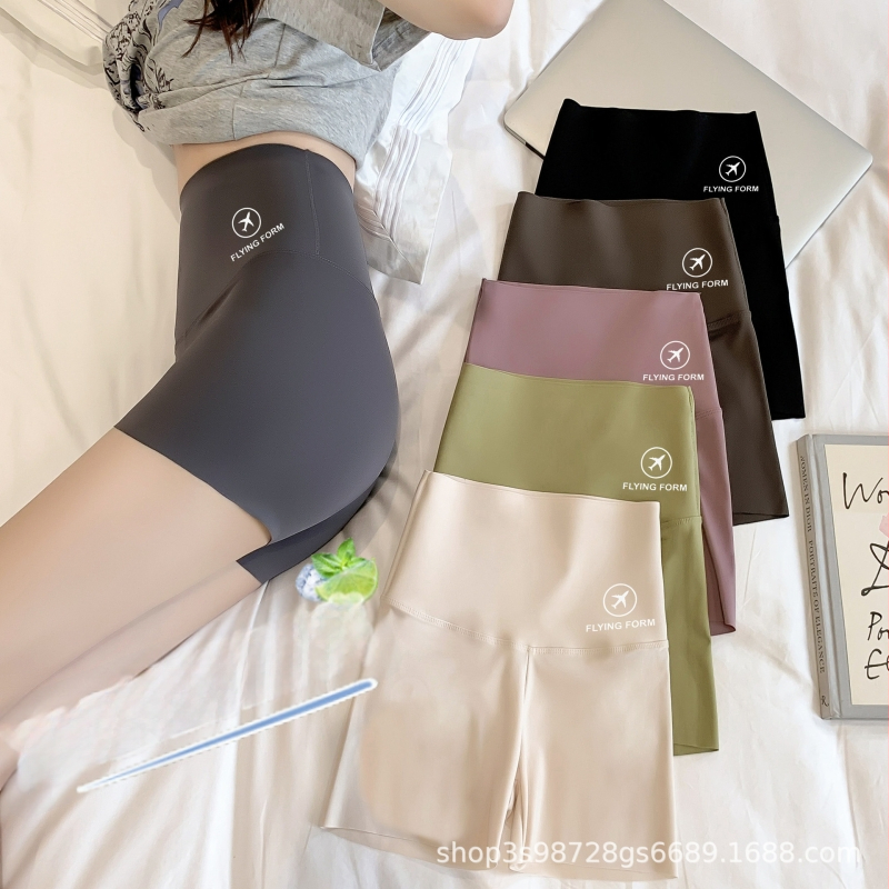 Pemiffy Moterų trijų ketvirtinių ploni sportiniai šortai iš poliesterio su teksto raštu – Slim-Fit