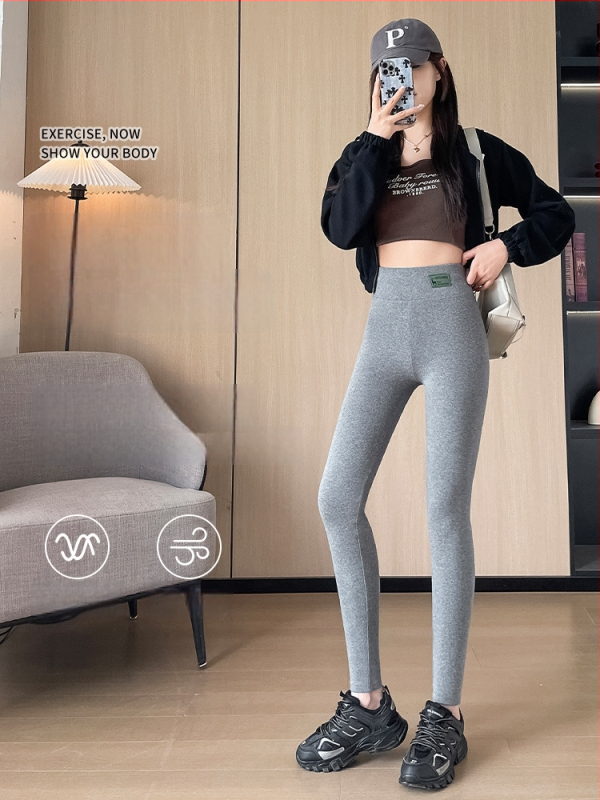 Moteriški medvilniniai aukšto liemens kelnaitės, 9/10 ilgio, siauras kirpimas, medvilnės-elastano mišinys, pamušalas iš fliso