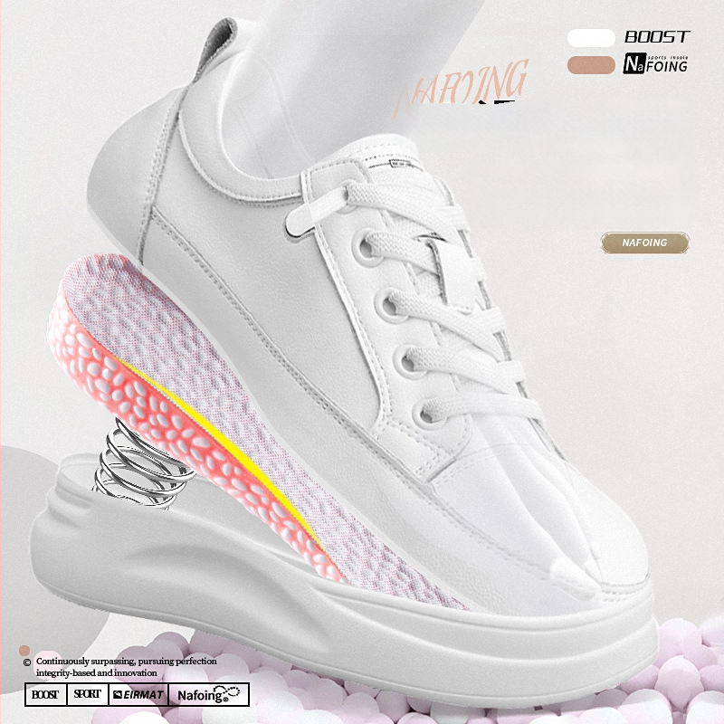 PU spordijalatsite sisetald popcornigranulitega löögisummutusega, tõstetud kaare toega, hingav ja niiskust imav