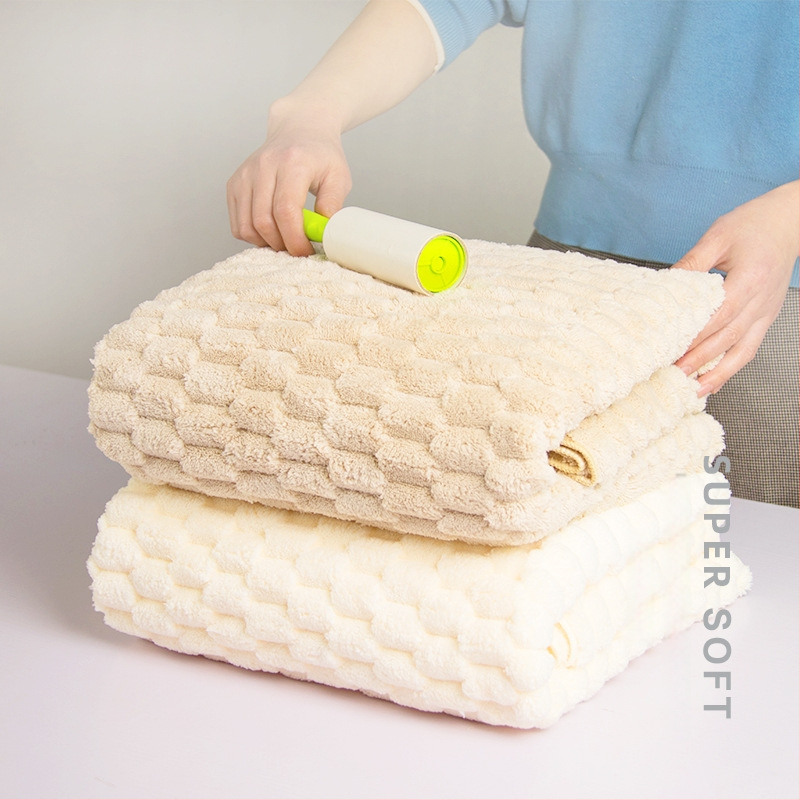 Veido rankšluostis iš koralo fliso, džakardo 150D, svoris 80–100 g