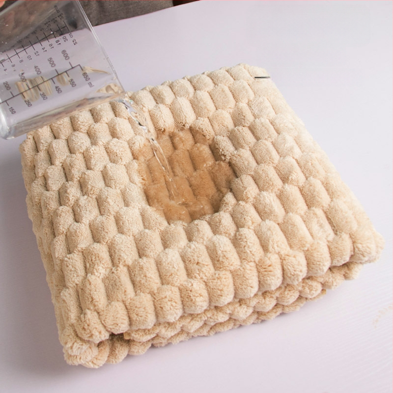 Veido rankšluostis iš koralo fliso, džakardo 150D, svoris 80–100 g