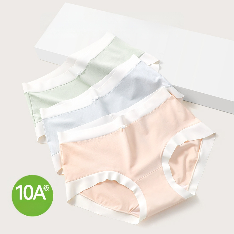 Moteriški medvilniniai apatininiai su vidutiniu juosmeniu, antibakteriniai ir kvėpuojantys; pagrindinis audinys 80–90% medvilnė; tarpinės įdėklas 100% medvilnė