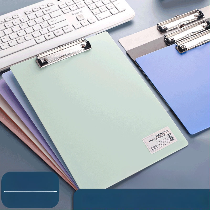 A4 plokštės klipas – plastikinis klipas, PP medžiaga, modelis 5316/5317, plokštės storis 1,5 mm, tinka A3 popieriui