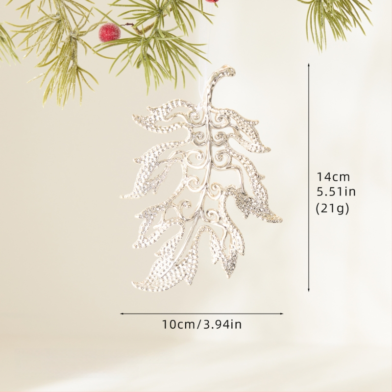 Piekaramais no plastmasas ar sniegpārslas un briežu galvas motīviem — Ziemassvētki; Produkta tips: Piekaramais; Iepakojums: viena opp maisiņā; Stils: mūsdienīgs vienkāršs, klasisks.