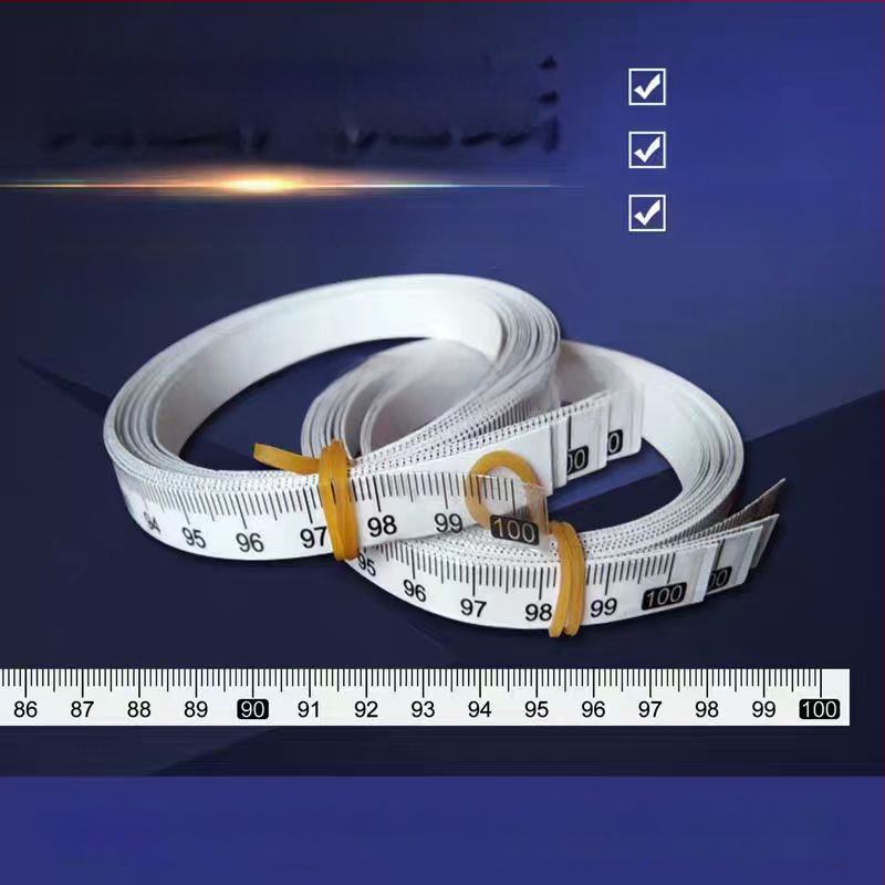 Pašlīmējošs caurspīdīgs lineāls ar centimetru skalu, ūdensizturīga uzlīme