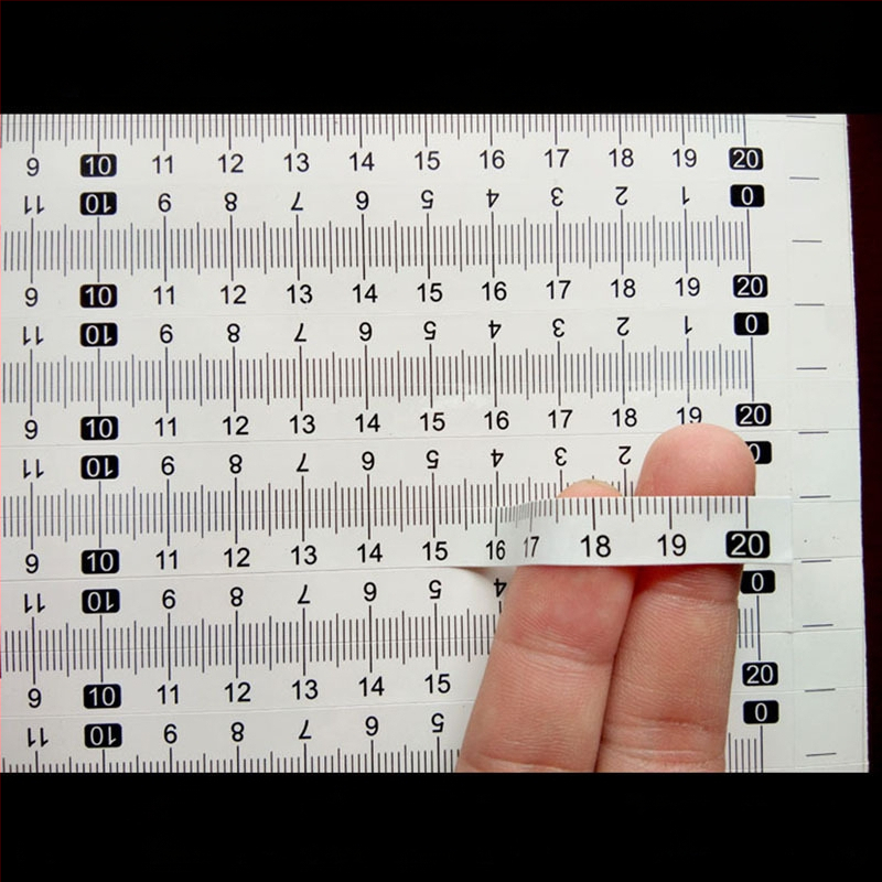 Pašlīmējošs caurspīdīgs lineāls ar centimetru skalu, ūdensizturīga uzlīme