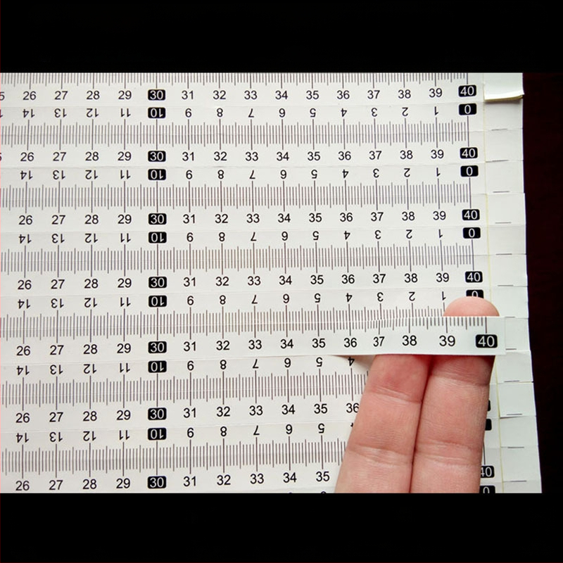 Pašlīmējošs caurspīdīgs lineāls ar centimetru skalu, ūdensizturīga uzlīme