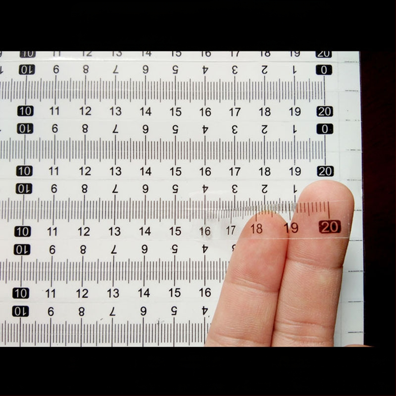 Pašlīmējošs caurspīdīgs lineāls ar centimetru skalu, ūdensizturīga uzlīme