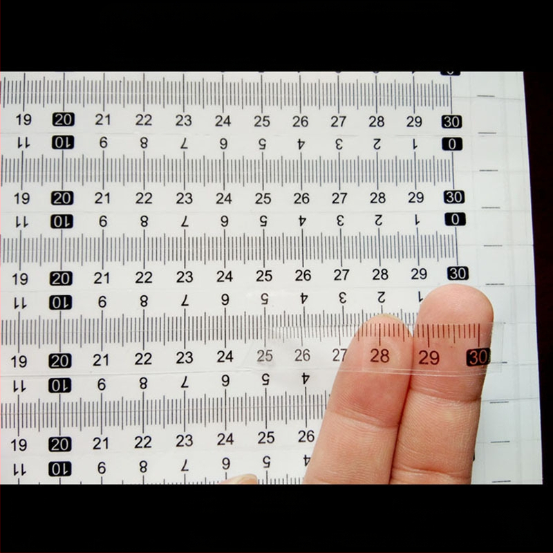 Pašlīmējošs caurspīdīgs lineāls ar centimetru skalu, ūdensizturīga uzlīme