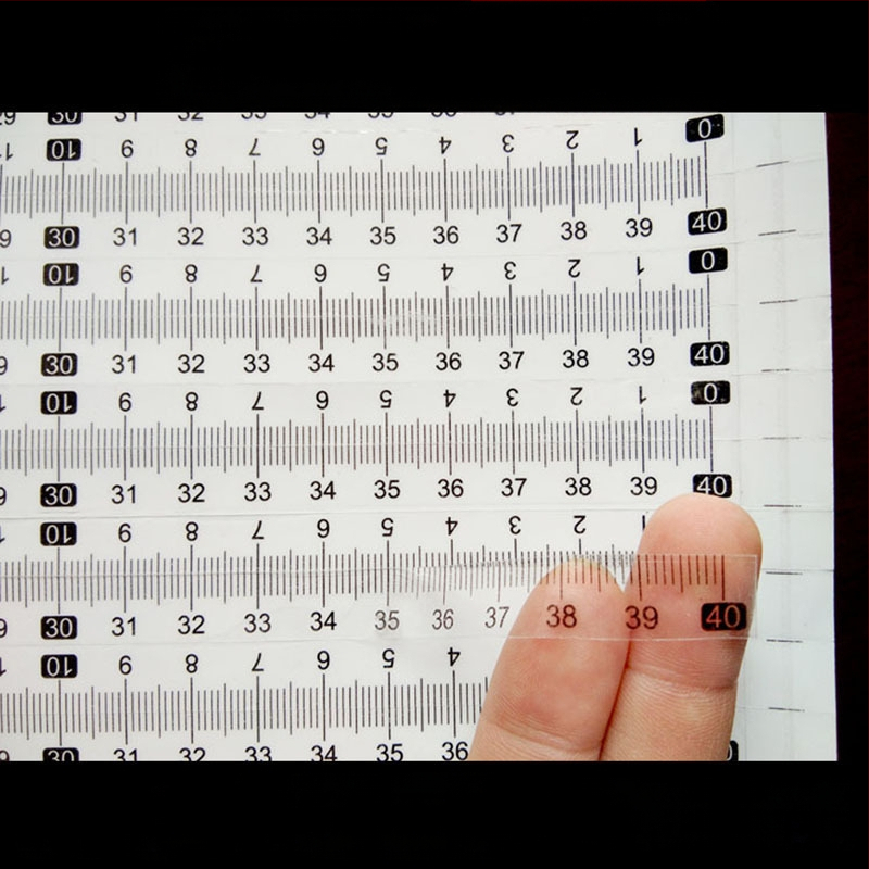 Pašlīmējošs caurspīdīgs lineāls ar centimetru skalu, ūdensizturīga uzlīme