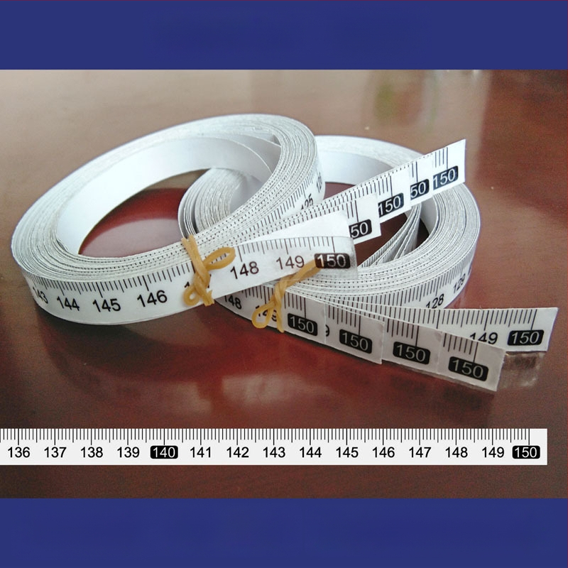 Pašlīmējošs caurspīdīgs lineāls ar centimetru skalu, ūdensizturīga uzlīme