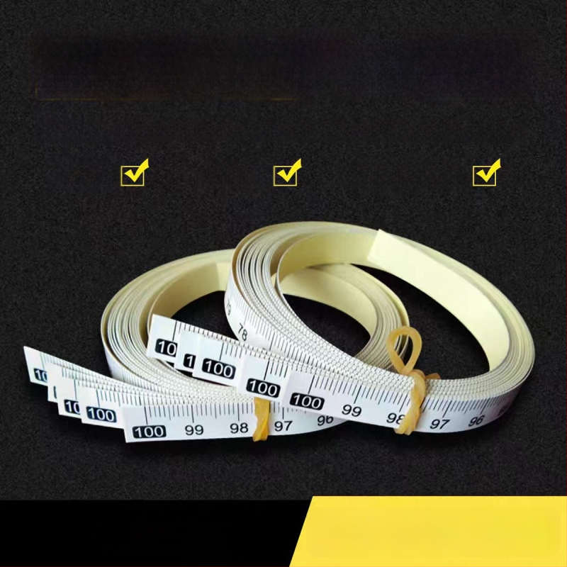 Pašlīmējošs caurspīdīgs lineāls ar centimetru skalu, ūdensizturīga uzlīme