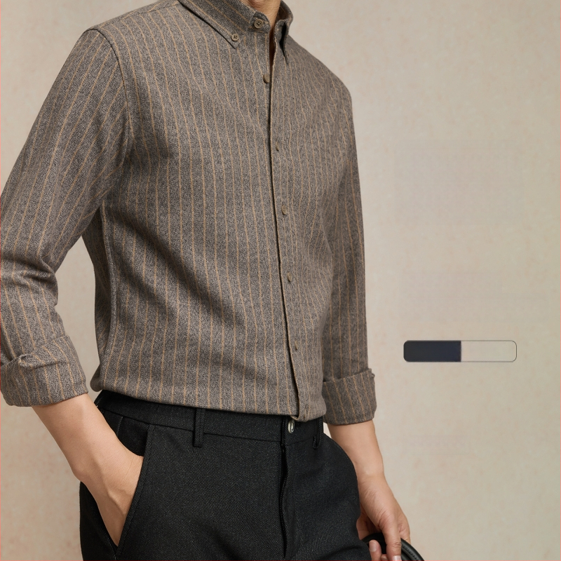 Meeste puuvillane särk vertikaalsete triipudega, pikkade varrukatega, ruuduline krae, tihe lõige, talvine igapäevane äriline särk