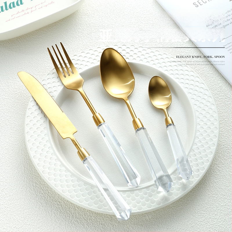 Deimantinės serijos 304 nerūdijančio plieno vakarietiškų stalo įrankių komplektas: peilis, šakutė, šaukštas, kepsninės peilis, desertinis šaukštas