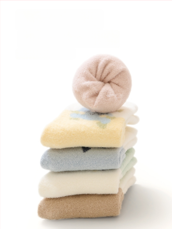 Bērnu zeķes ziemai, ar flīsa pildījumu, biezas, divslāņu velūrs, vidējā garuma, universālas, piemērotas zīdaiņiem un maziem bērniem.