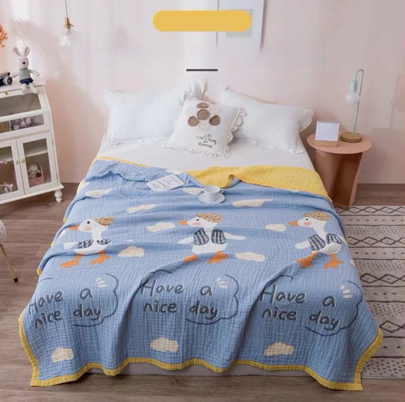 6 sluoksnių gaze kūdikių rankšluostis su spausdintu dizainu (40s siūlai, >500 g, Victoria Little Bee)