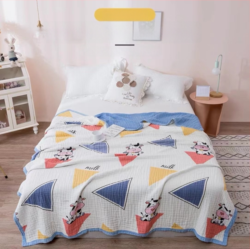 6 sluoksnių gaze kūdikių rankšluostis su spausdintu dizainu (40s siūlai, >500 g, Victoria Little Bee)