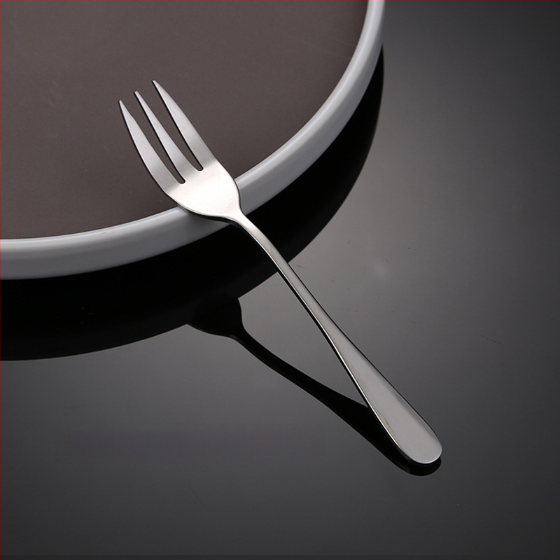 Nerūdijančio plieno peilių, šaukštų ir šakelių rinkinys – vienalytis dizainas, šiuolaikiškas ir paprastas stilius, specifikacijos 888