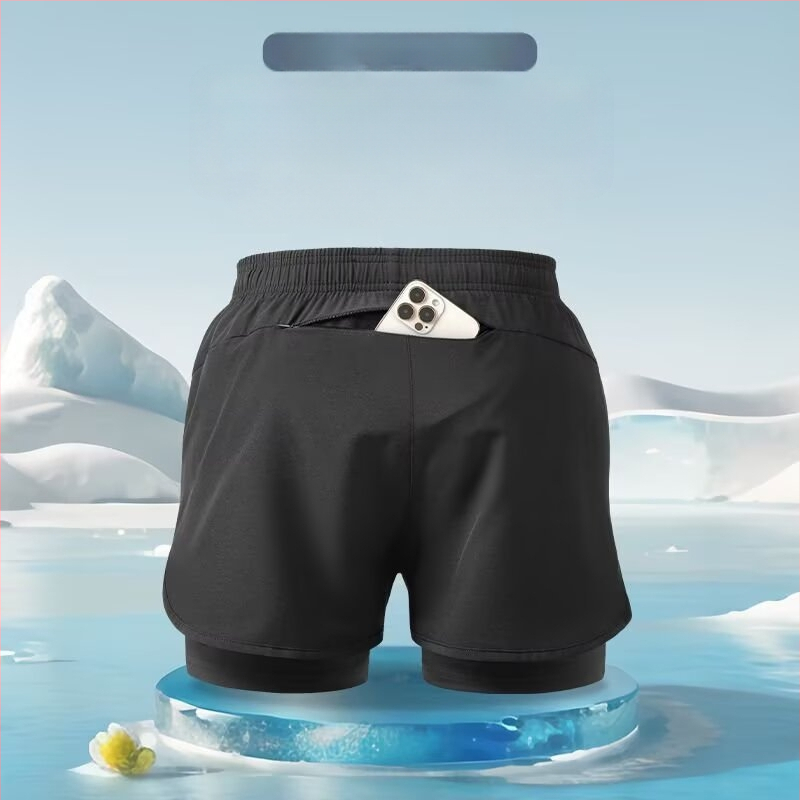 Vyriski greitai džiūstantys plaukimo šortai su dviguba pamušalu; penkių colių ilgio; poliesterio audinys; sporto stilius; tiesus kirpimas.