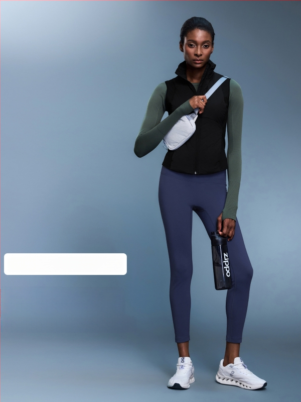 Moteriška liemenė su stovinčia apykakle, be gobtuvo, be pamušalo; audinys: medvilnės mišinys su 94% nailono