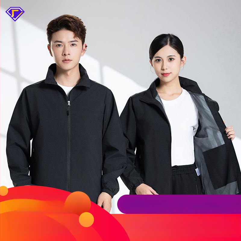 Vyrinė pavasario–rudens lengva striukė, atspari vėjui ir vandeniui, kvėpuojanti, išorinis poliesterio audinys, stačios kaklo apykaklė