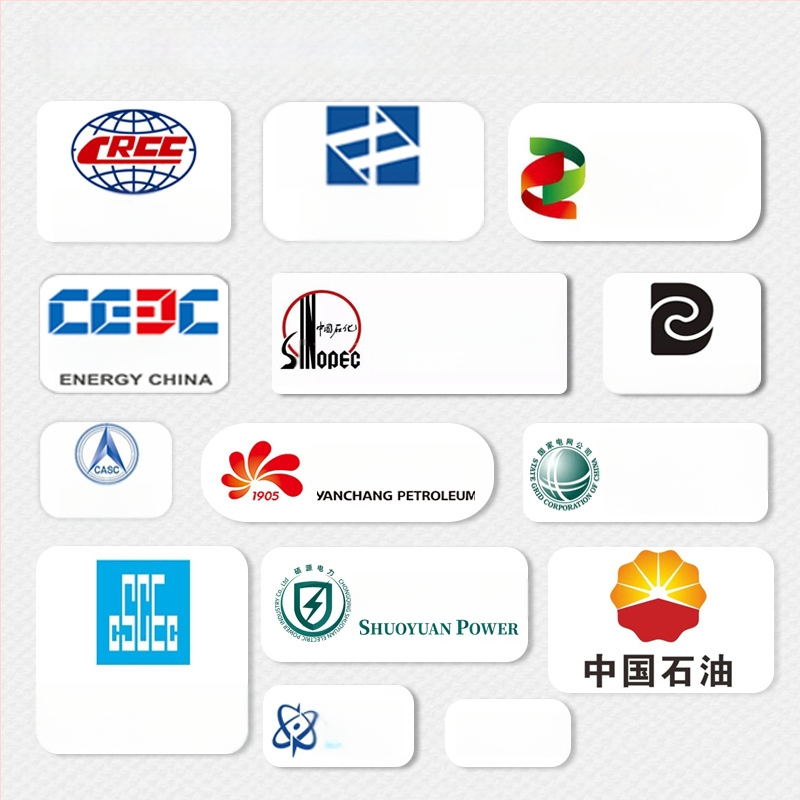 Vyrinė pavasario–rudens lengva striukė, atspari vėjui ir vandeniui, kvėpuojanti, išorinis poliesterio audinys, stačios kaklo apykaklė