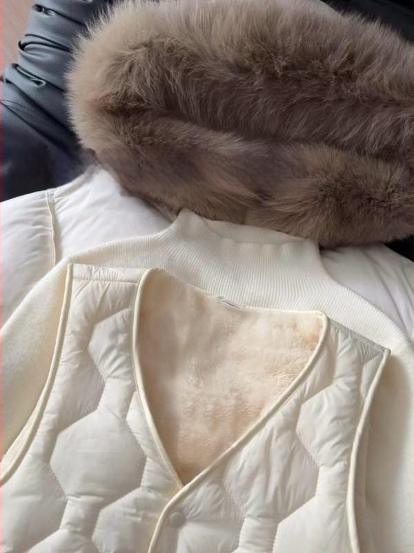 Moteriška siaura trumpa liemenė su fliso pamušalu, rayon-avių vilnos mišinys