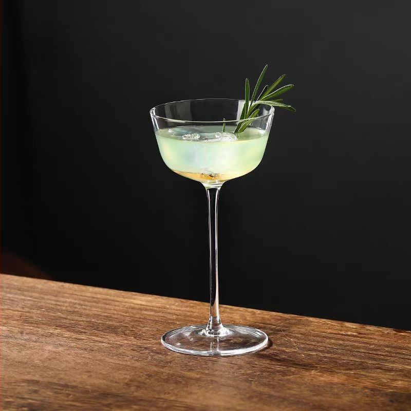 Kohvitassi komplekt puidust alusega ja trükitud logoga | lihtne stiil, lansseeriti 2023