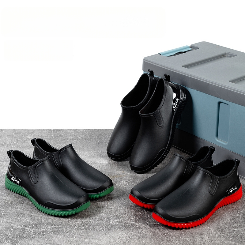 Meeste lühikesed vihmajalatsid PVC ülaosaga, plastmassist tallaga, libisemisvastane ja kulumiskindel, nelja aastaaja kasutamiseks