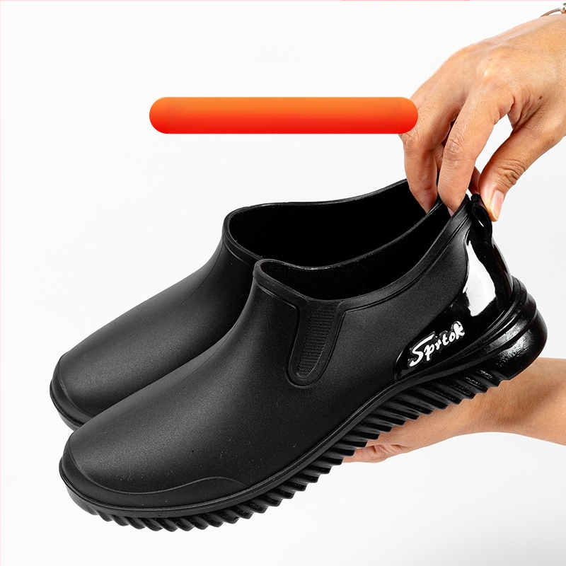 Meeste lühikesed vihmajalatsid PVC ülaosaga, plastmassist tallaga, libisemisvastane ja kulumiskindel, nelja aastaaja kasutamiseks