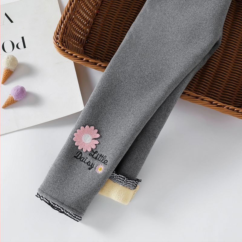 Tüdrukute paksud legginssid, vabas lõikes, sügisel ja talvel