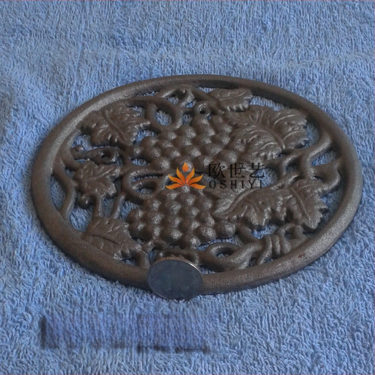 Metallistest uksifurnitura lille- ja viinamarjaplaatidega | Geomeetria, Pastoraalne stiil, Kodune sisustus