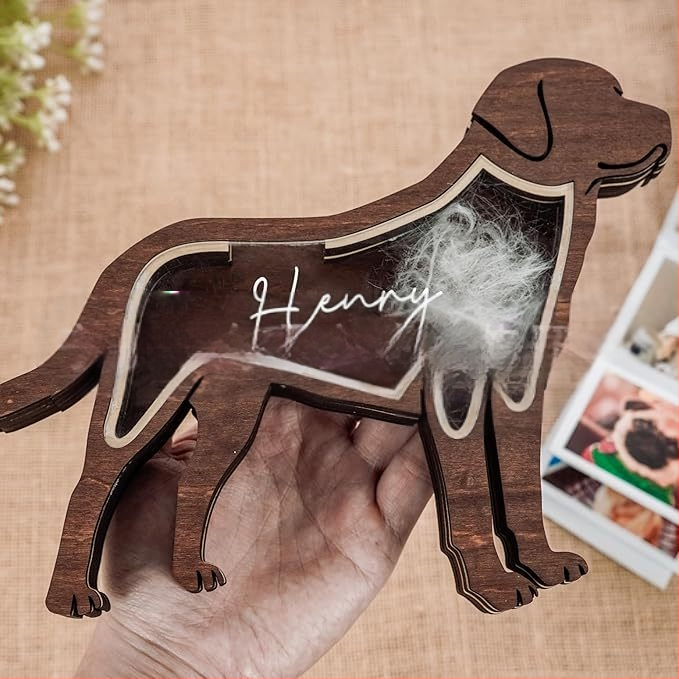 Graveeritud puidust mälestuskarp lemmikloomadele – kaasaegne minimalistlik stiil