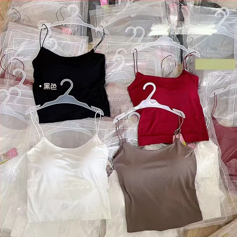 Modaalist top täiuslikult vormitud kaussidega, hingav disain ilusale seljale